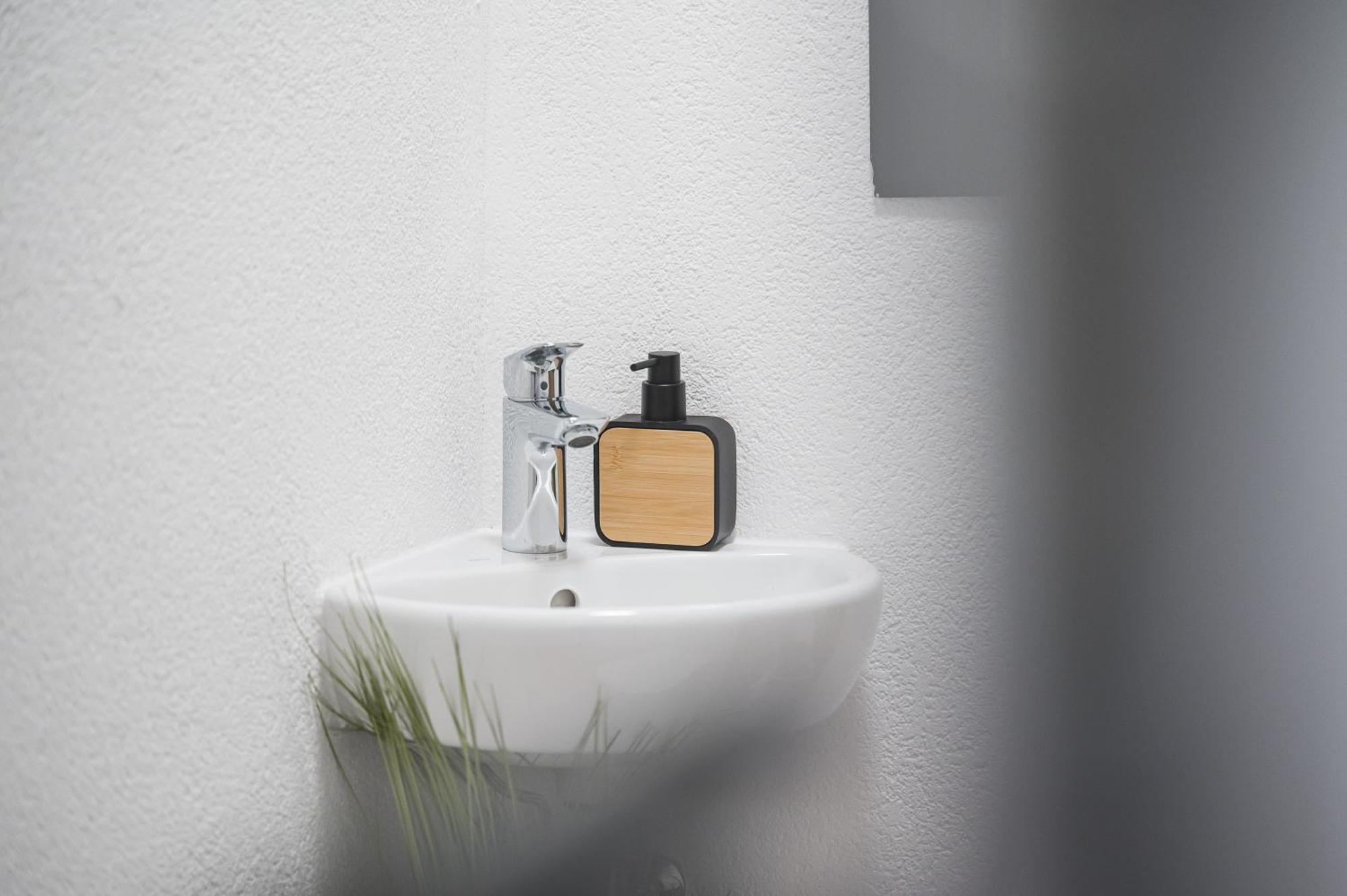 Neu: Stylische Suite Mit Ausblick ジンデルフィンゲン エクステリア 写真